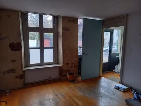 location locaux professionnels 92 m² à saint-junien (87200)  900 €