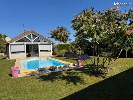 maison de plain-pied sur sous-sol total avec piscine