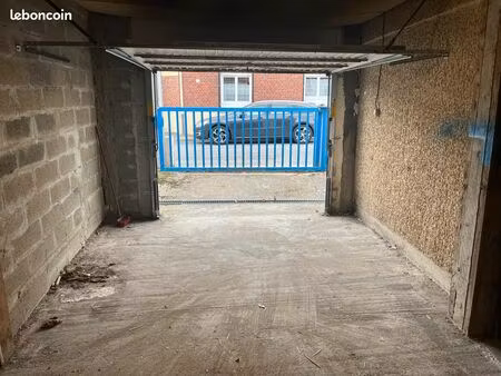 location garage ou box ou garde meuble