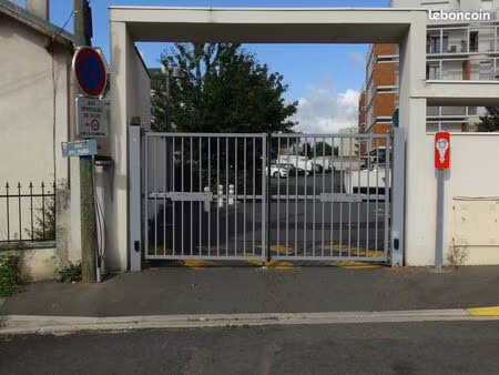 place de parking à louer