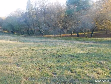 loue terrain clos pour cheval