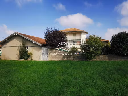 maison avec dépendances à rénover + grand terrain divisible