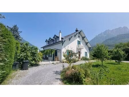 exclusivité maison talloires-montmin 10 pièces 255 m2