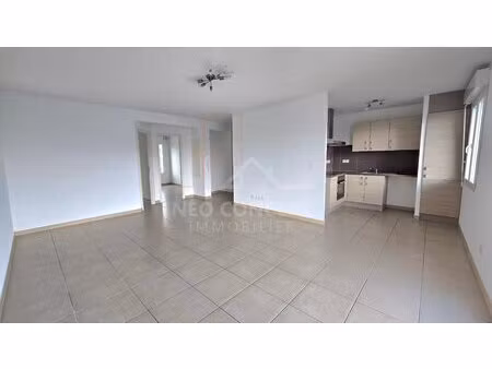 -- quartier gare : 3 pièces avec terrasse --