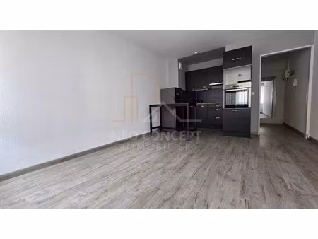 -- magnifique studio meublé au centre-ville --