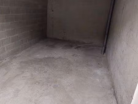 à vendre garage fermé