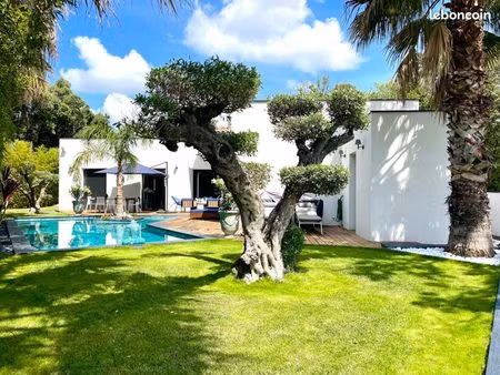 villa contemporaine avec piscine bali et jacuzzi