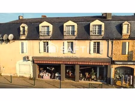 opportunité unique  immeuble et local commercial au coeur d'un bourg du périgord noir  à l