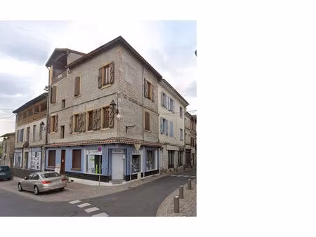 immeuble de rapport en plein centre de cazères ? emplacement privilégié et fort potentiel 