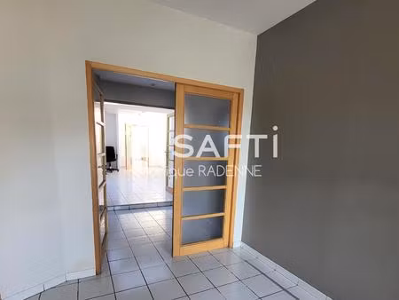 maison renovee avec local commercial