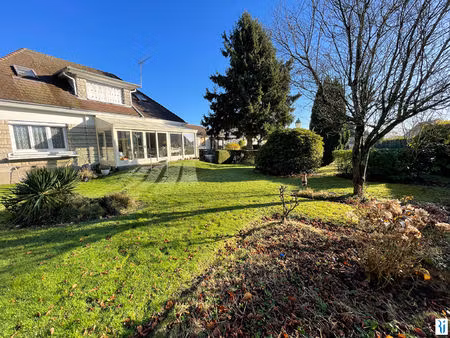 maison d'environ 175.89 m² à franqueville-saint-pierre (76)