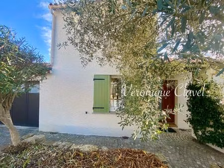 coquette villa au calme de 106m2 plain pied posée sur un terrain de 348m2 avec piscine