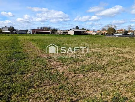 terrain de 1856 m2 à voissay