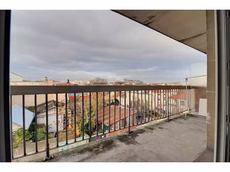 studio 30m2 avec balcon - rue lépine  métro eglise de pantin