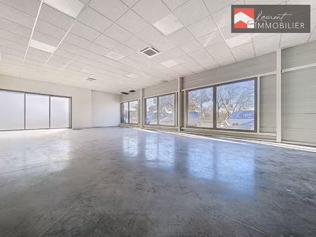 vaste local à pont de vaux
