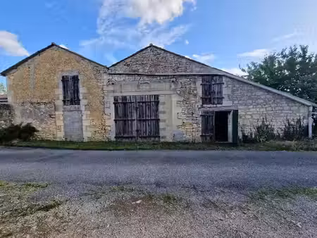 vente maison 3 pièces 169 m² à lavoux (86800)  69 990 €