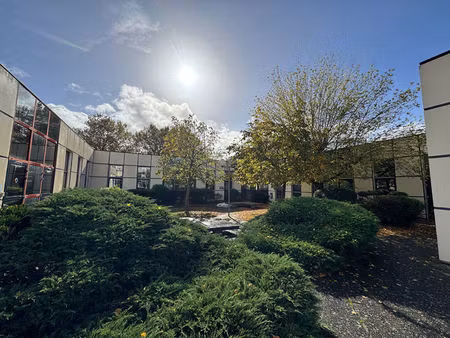 location local commercial labege 31670