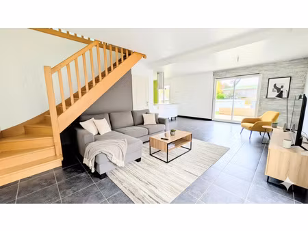 maison récente  lumineuse et paisible  construite en 2013