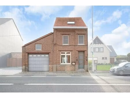 gezellige gezinswonig met grote tuin op 27are20