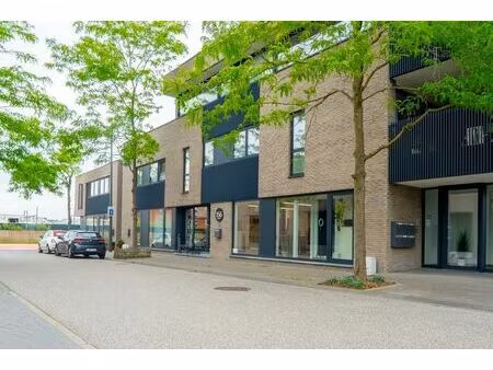 uitstekende opbrengsteneigendom - moderne commerciële handelsruimte met berging op toploca