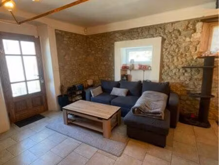 ? maison de village en pierre 84 m² + garage – 140 000