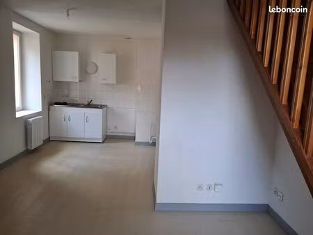 à louer st germain laval duplex 48 m2