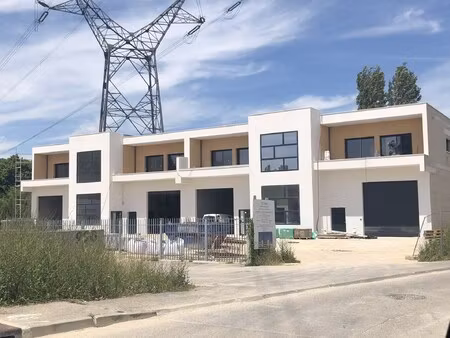 location local professionnel 170m² bouc bel air 13320