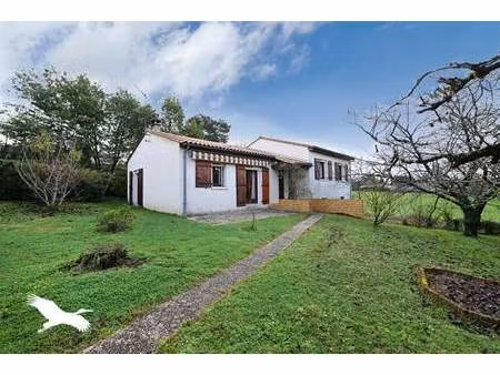 vente maison 5 pièces 92 m² la rochefoucauld-en-angoumois (16110)