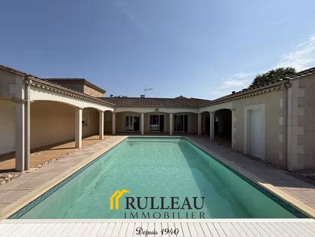 15 km de bordeaux- villa familiale de 227 m2 sur beau terrai