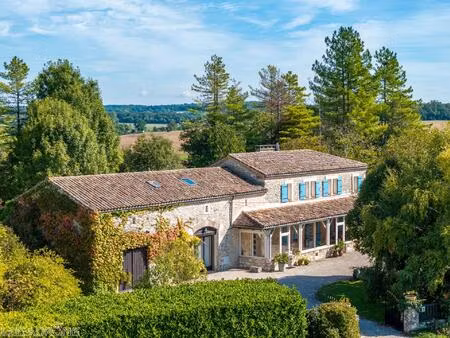 fabuleuse ferme avec deux maisons d'hôtes  chacune avec sa propre piscine