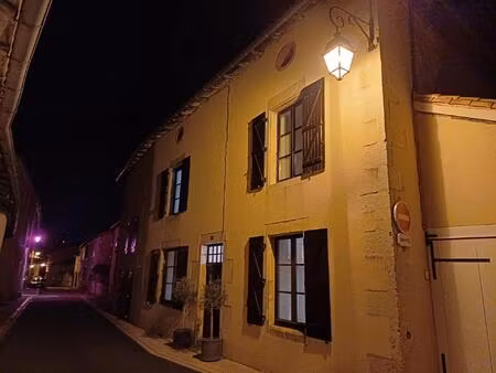 superbe maison de 3 chambres avec piscine creusée  2 maisons d'amis et 3 garages