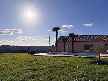 vente maison 7 pièces 248 m² à la vallée (17250)  339 500 €