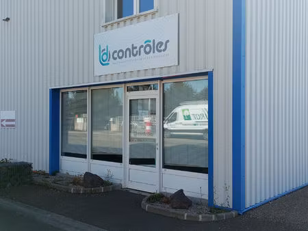 vente commerce 186 m² lure (70200)