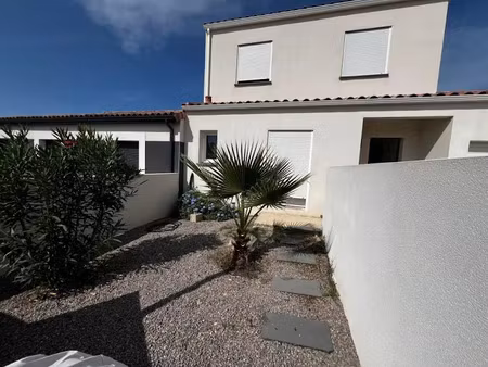 location maison 4 pièces 104 m² à thézan-lès-béziers (34490)  1 500 €