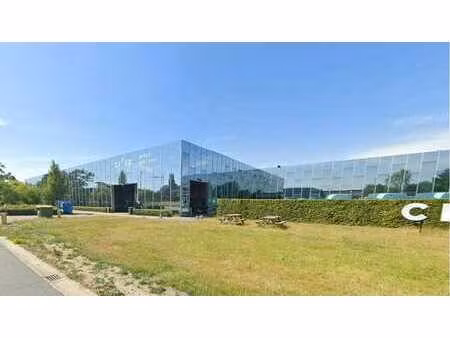 magazijnruimte 1.786 m² met buitenopslag 784 m²