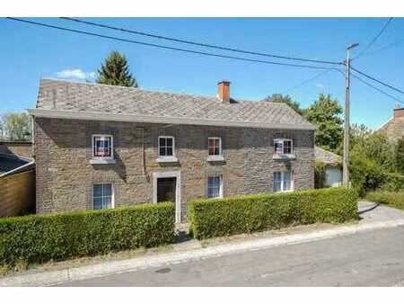 jolie maison avec jardin et garage ***visite virtuelle***