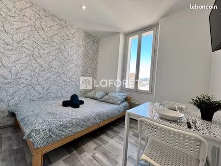 studio 1 pièce 14 m²