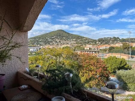 appartement t2 avec terrasse  carqueiranne proche centre