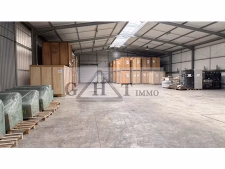 location local industriel 5519 m² à meaux (77100)