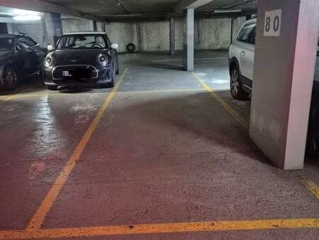 garage/stationnement à vendre