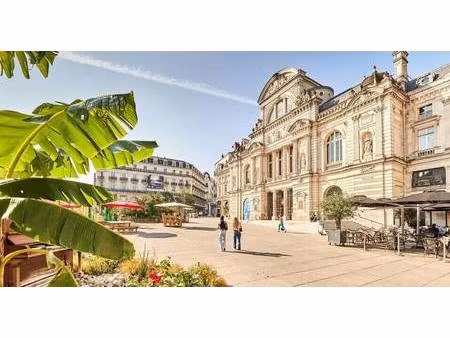 local commercial avec bail commercial