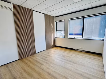 bureau rénové à louer