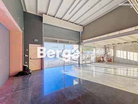 local 450 m² mandelieu-la-napoule