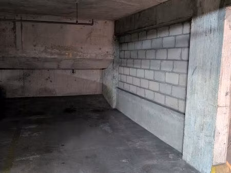 place de parking proche luxembourg