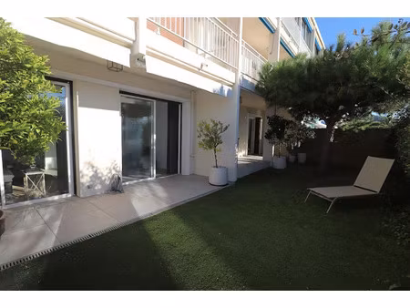 vente appartement 3 pièces 99 m² à saint-cyr-sur-mer (83270)  1 195 000 €
