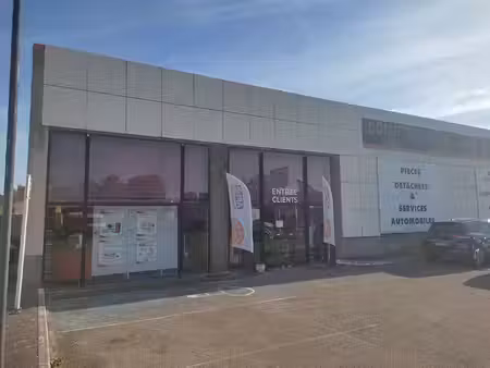 location commerce 520 m² à auxerre (89000)