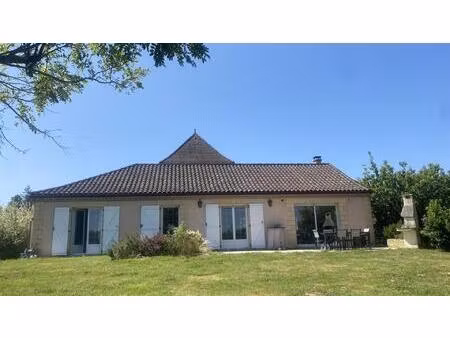 vaste maison contemporaine de plain-pied proche des commerces