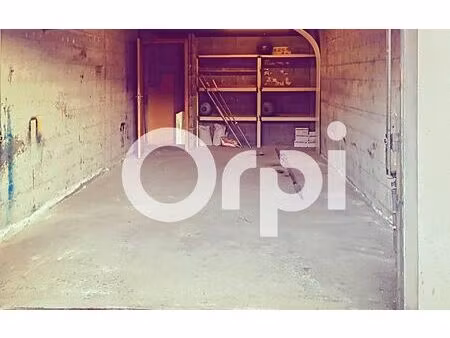 location stationnement  15 m² t- à cluses  80 €