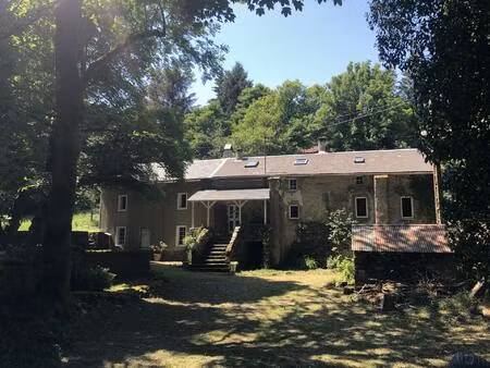 cambon et salvergues- dans un hameau  grande maison pleine de charme