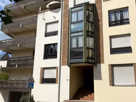 appartement trois pieces - parking privatif en sous-sol - ca
